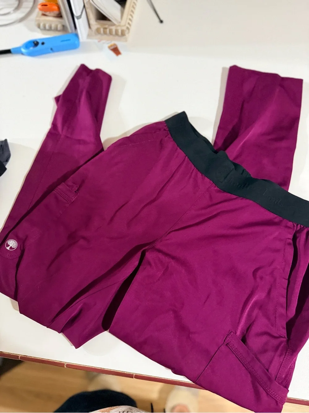 healing hands Magenta V-Neck Scrub SET SIZE MEDIUM - Picture 2 of 4